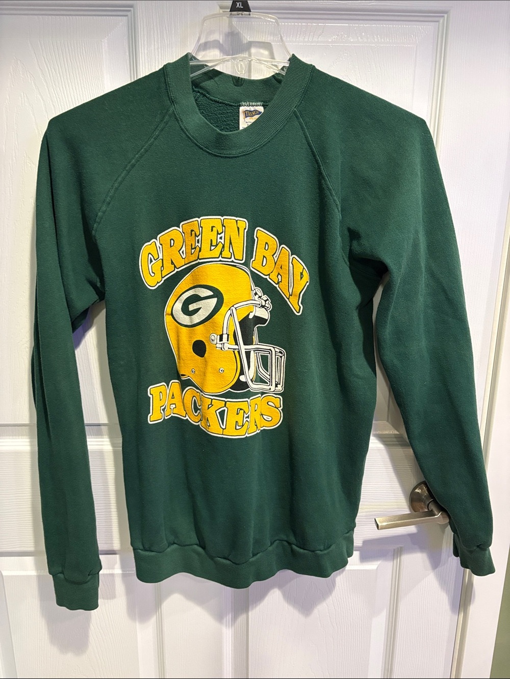 VINTAGE Green Crewneck Sweatshirt with Yellow Green Bay Packers Graphic